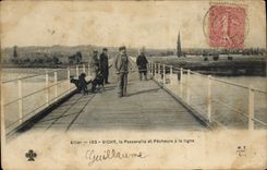 CPA Peche Pecheur Vichy La Passerelle et pecheurs a la ligne