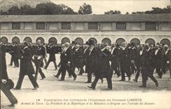 CPA Mort Funerailles des victimes de l'explostion du cuirasse liberte Arsenal de terre Le President de la Republique et les ministres se dirigent vers l'estrade