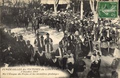 CPA Mort Funerailles des victimes du Liberte Mgr l'Eveque du Frejus et les dernieres prolonges