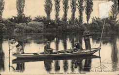 CPA Peche Pecheur Noisy le Grand la peche en bateau