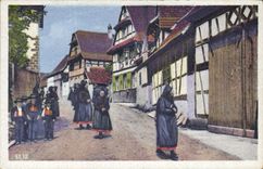 CPA Folklore Alsace Kirchgang im Elsass