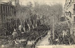Vintage Postcard Funeral of the victims of Iena families