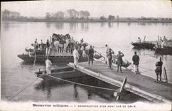 CPA Militaria Construction d'un pont par le genie