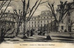 CPA Militaria Avingon Caserne du 7eme Genie Cours de la Republique 