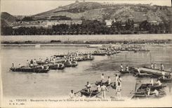 CPA Militaria Vienne Manoeuvres de pontage sur le Rhone par les Regiments du Genie Dislocation 