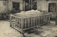 CPA Noiron Les tombeaux dans l'eglise