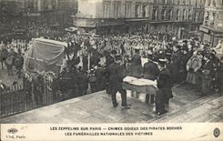 CPA Les zeppelins sur Paris Les funerailles nationales des victimes