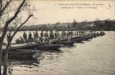 Postal Militaria Construcción de un puente de barcos por puertas execute por la 1.o Ingeniería el guindaje