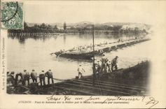 CPA Militaria Avignon Pont de bateaux sur le Rhone par le Genie Lancement par conversion