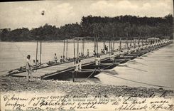 CPA Militaria Avignon Pont de bateaux sur le Rhone par le 7eme Genie
