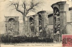 CPA Aix en Provence Vue d'ensemble du tombeau sec