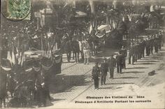 CPA Obseques des victimes du Iena Prolonges d'artillerie portant les cercueils