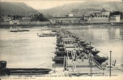 CPA Militaria Vienne Manoeuvres de pontage sur le Rhone Formation pour une dislocation par portieres