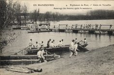CPA Militaria Repliement du pont 1er Genie de Versailles Amarrage des bateaux apres la manoeuvre 