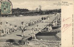 CPA Militaria Avignon Pont de bateaux etabli sur le Rhone par le 7eme regiment de Genie