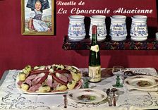 CPM Recette de La Choucroute Alsacienne