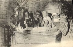 CPA Tombeau de l'eglise de la Chapelle Rainsouin Mayenne 