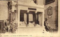 Vintage Postcard Nantes the tomb of General Lamoriciere