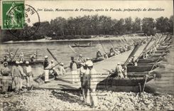 CPA Militaria Avignon 7eme Genie Manoeuvres de pontage apres la parade preparatifs de demolition