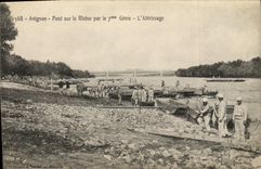 CPA Militaria Avignon Pont sur le Rhone par le 7eme Genie L'aterissage