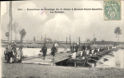 Postal Militaria Ejercicios de construcción de puentes de la 3.o Ingeniería a Ecourt Saint Quentin el desfile
