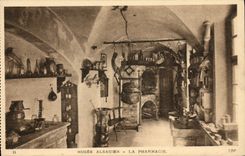 Postal Folclore Alsacia Vagada alsaciano la farmacia