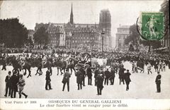 CPA Obseques du General Gallieni le char funebre vient se ranger pour le defile 