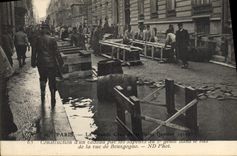 Vintage Postcard Militaria Paris the great Rising of the Seine Construction of a raft by the sappers of the 2nd Genious Street of Burgundy