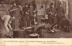 CPA Cuisine Une cuisine Francaise aux avant postes Militaria 