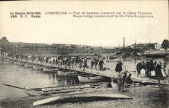 CPA Militaria Compiegne Pont de bateaux detruit par le Genie Francais