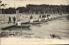 CPA Militaria Avignon Pont sur le Rhone par le 7eme Genie La parade