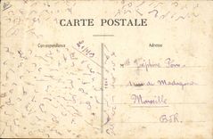 CPA Militaria Uniformes successifs portes par les eleves des Ecoles d'Arts et Metiers 