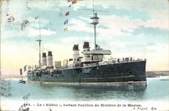 CPA Bateau Le Kleber battant pavillon du Ministere de la marine 