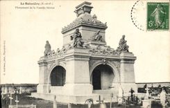 CPA La Boissiere Monument de la famille Heriot 