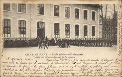 CPA Militaria Ecole militaire d'infanterie Defile de l'ecole devant le Ministre Saint Maixent 