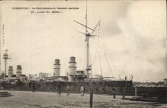 CPA Bateau Cherbourg Le port militaire et l'arsenal maritime Arriere du Kleber