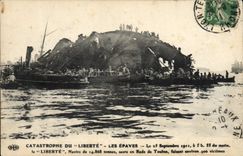 CPA Bateau Catastrophe du Liberte Les epaves