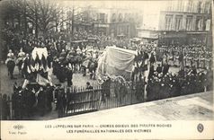 CPA Les zeppelins sur Paris Les funerailles nationales des victimes 