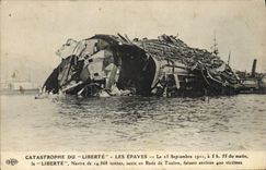 CPA Bateau Catastrophe du Liberte 