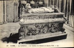 CPA Tours La cathedrale le tombeau des enfants de Charles VIII 
