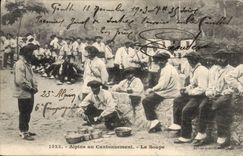 CPA Militaria Chasseurs alpins au cantonnement La soupe
