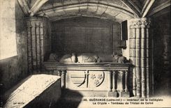 CPA Guerande Interieur de la collegiale La crypte Tombeau de Tristan de Carne 