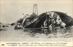 CPA Bateau Catastrophe du Liberte Les epaves