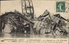 CPA Bateau La catastrophe du Liberte Le renflouement