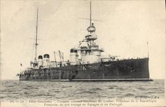 CPA Bateau Le Leon Gambetta Croiseur Cuirasse ramenant Mr Loubet President de la Republique Francaise de son voyage en Espagne et en Portugal