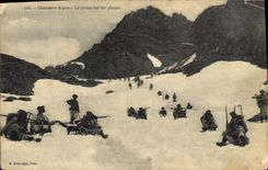 CPA Militaria Chasseurs Alpins la pause sur un glacier