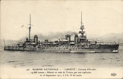 CPA Bateau Liberte Cuirasse d'escadre Dertuit en rade de Toulon