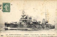 CPA Bateau Liberte Cuirasse d'escadre Detruit en rade de Toulon 