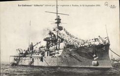 Vintage Postcard Bateau armours It Liberte destroyed by an explosion has Toulon