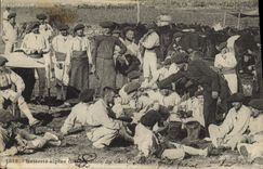 CPA Militaria Chasseurs Alpins Batterie alpine Distribution de cafe